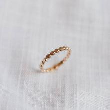 Load image into Gallery viewer, Glimmer Ring