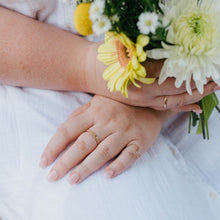 Load image into Gallery viewer, Glimmer Ring