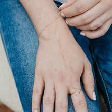 Load image into Gallery viewer, Selene Hand Chain