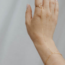 Load image into Gallery viewer, Selene Hand Chain