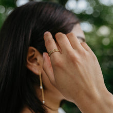 Load image into Gallery viewer, Circe Ring