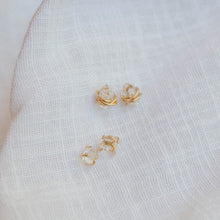 Load image into Gallery viewer, Herkimer Twist Studs