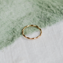 Load image into Gallery viewer, Circe Ring