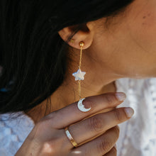 Load image into Gallery viewer, Neoma Earrings
