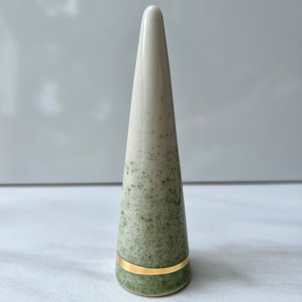 Ombre Green Ring Cone Stand